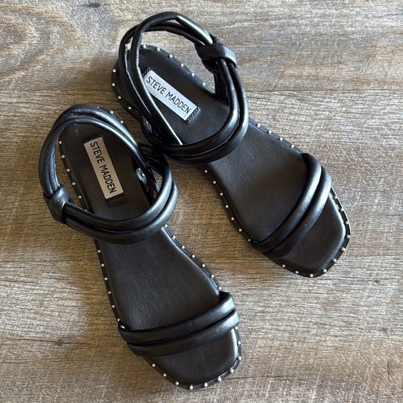 Steve Madden sandals vegan leather ankle straps stud sandals - Picture 4 of 7